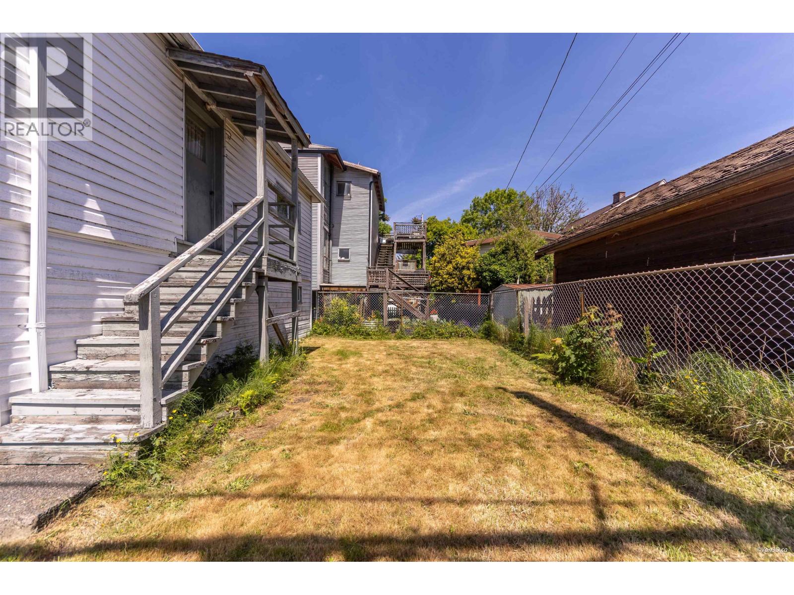 824 Semlin Drive Property Photo 6