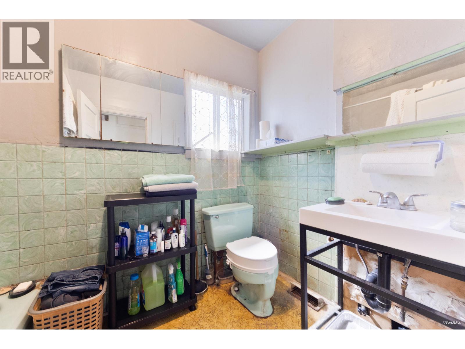 824 Semlin Drive Property Photo 15