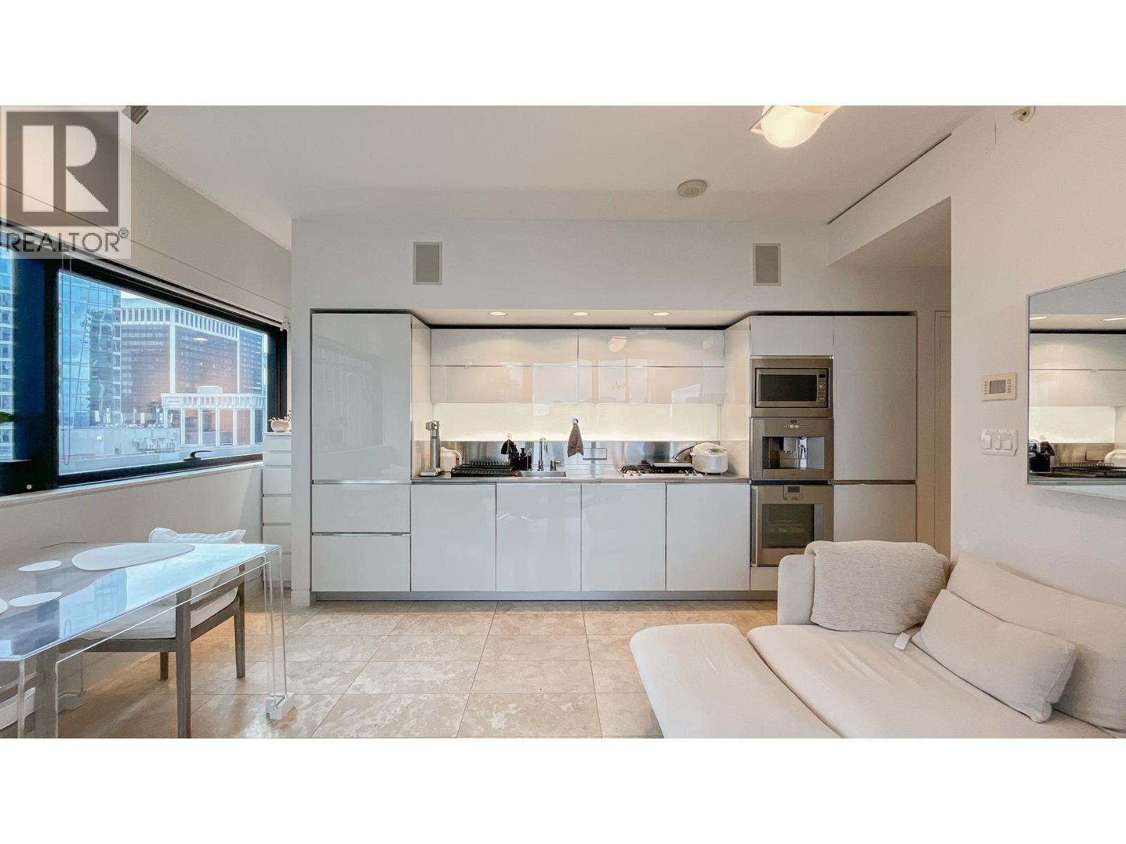 2005 838 W Hastings Street Property Photo 4