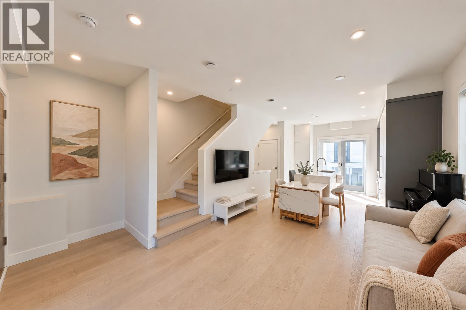7669 Granville Street Property Photo 1