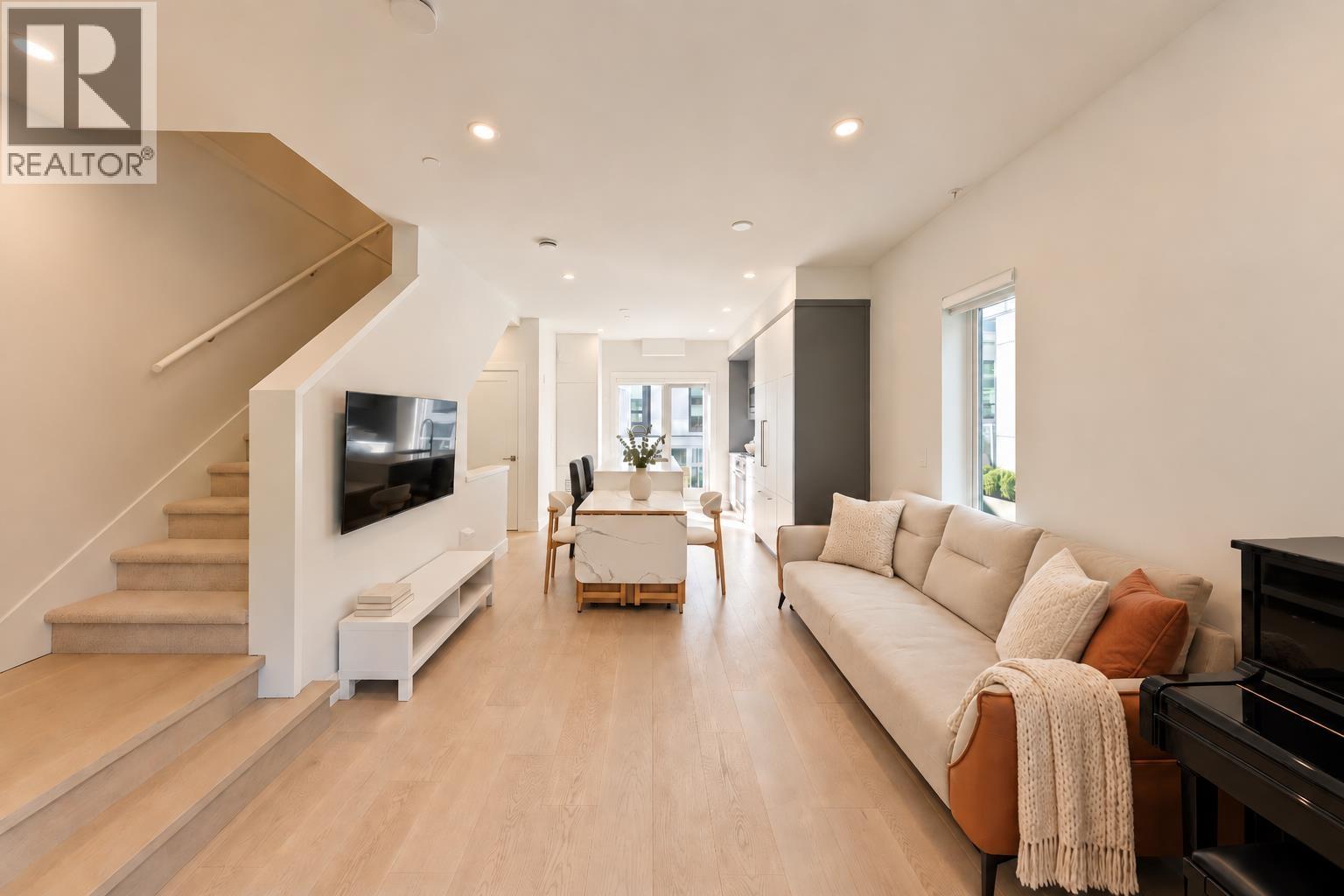 7669 Granville Street Property Photo 2