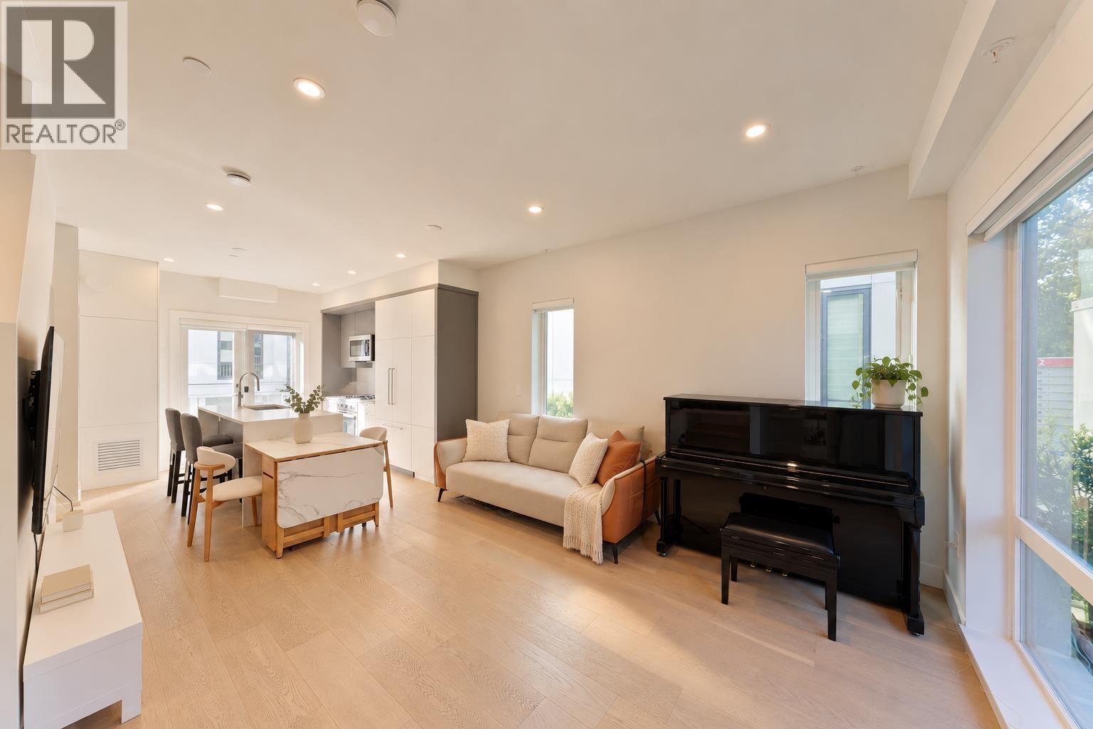 7669 Granville Street Property Photo 3