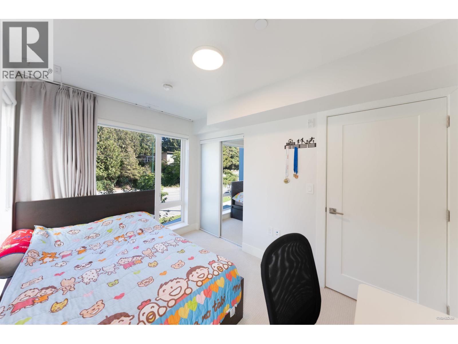 7669 Granville Street Property Photo 14