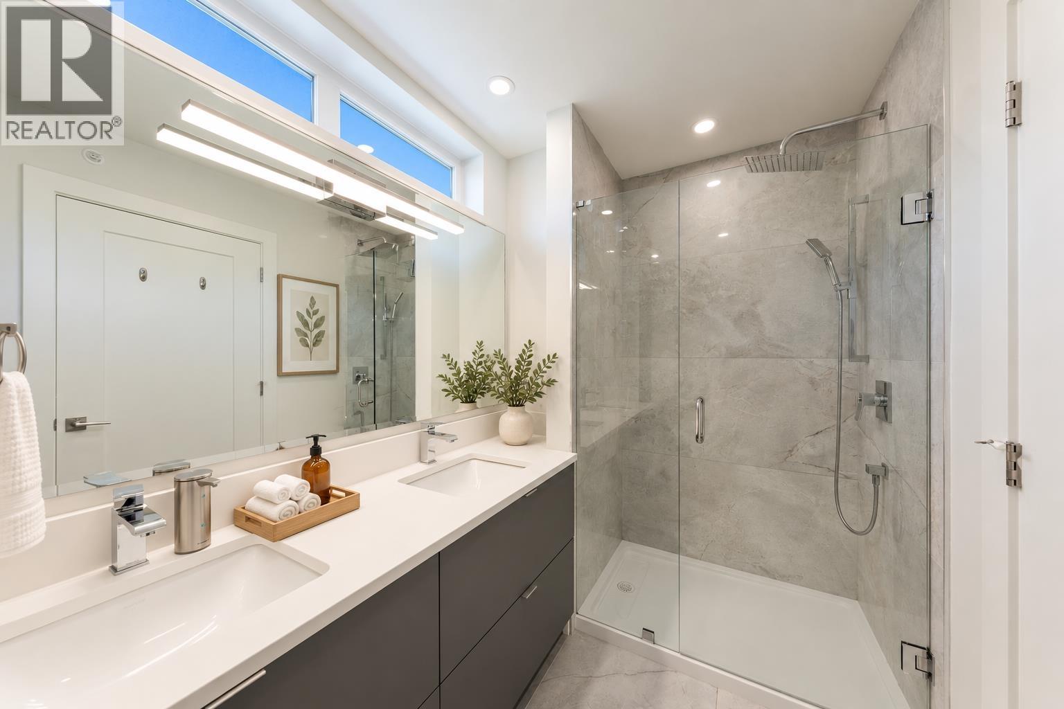7669 Granville Street Property Photo 15