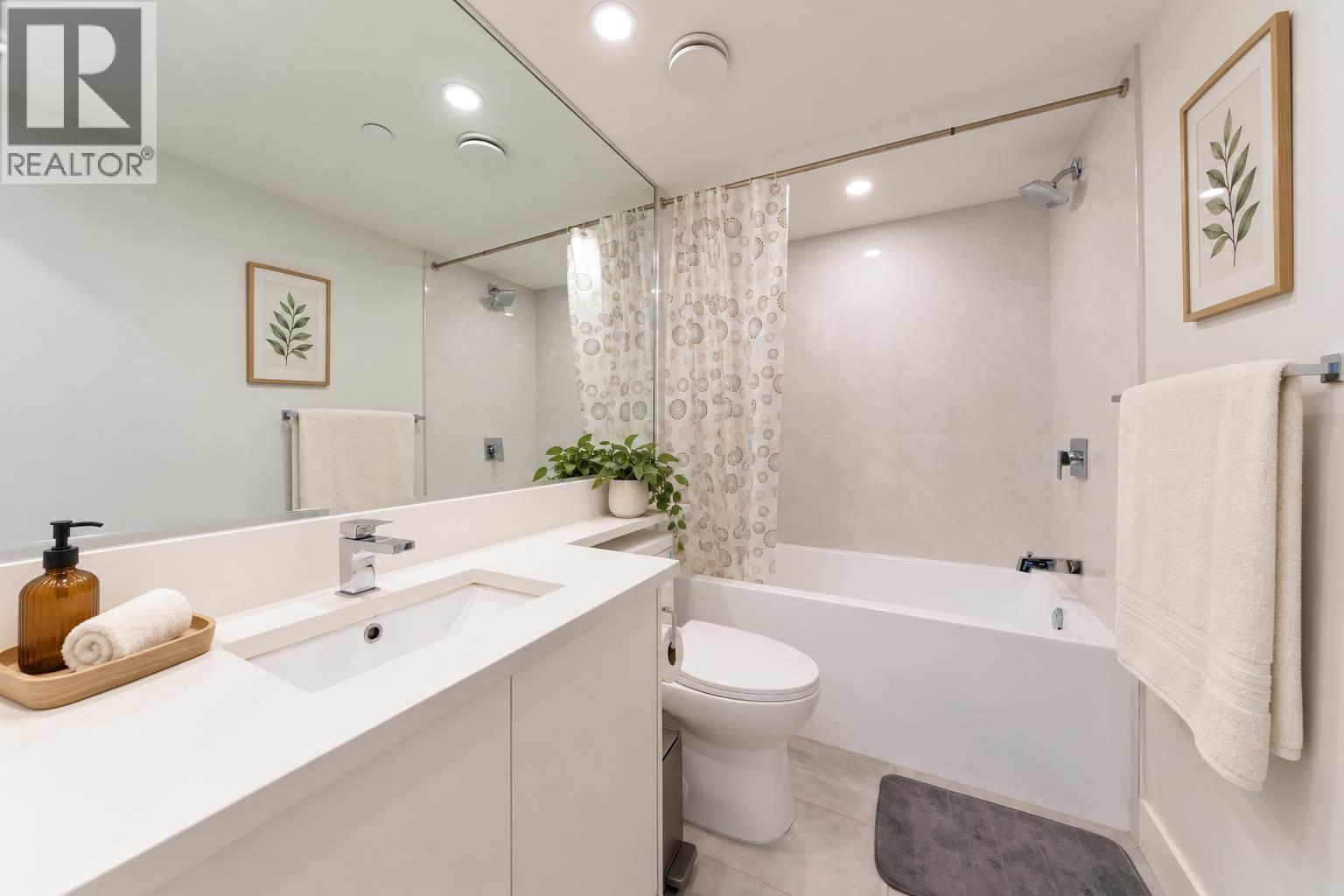 7669 Granville Street Property Photo 17