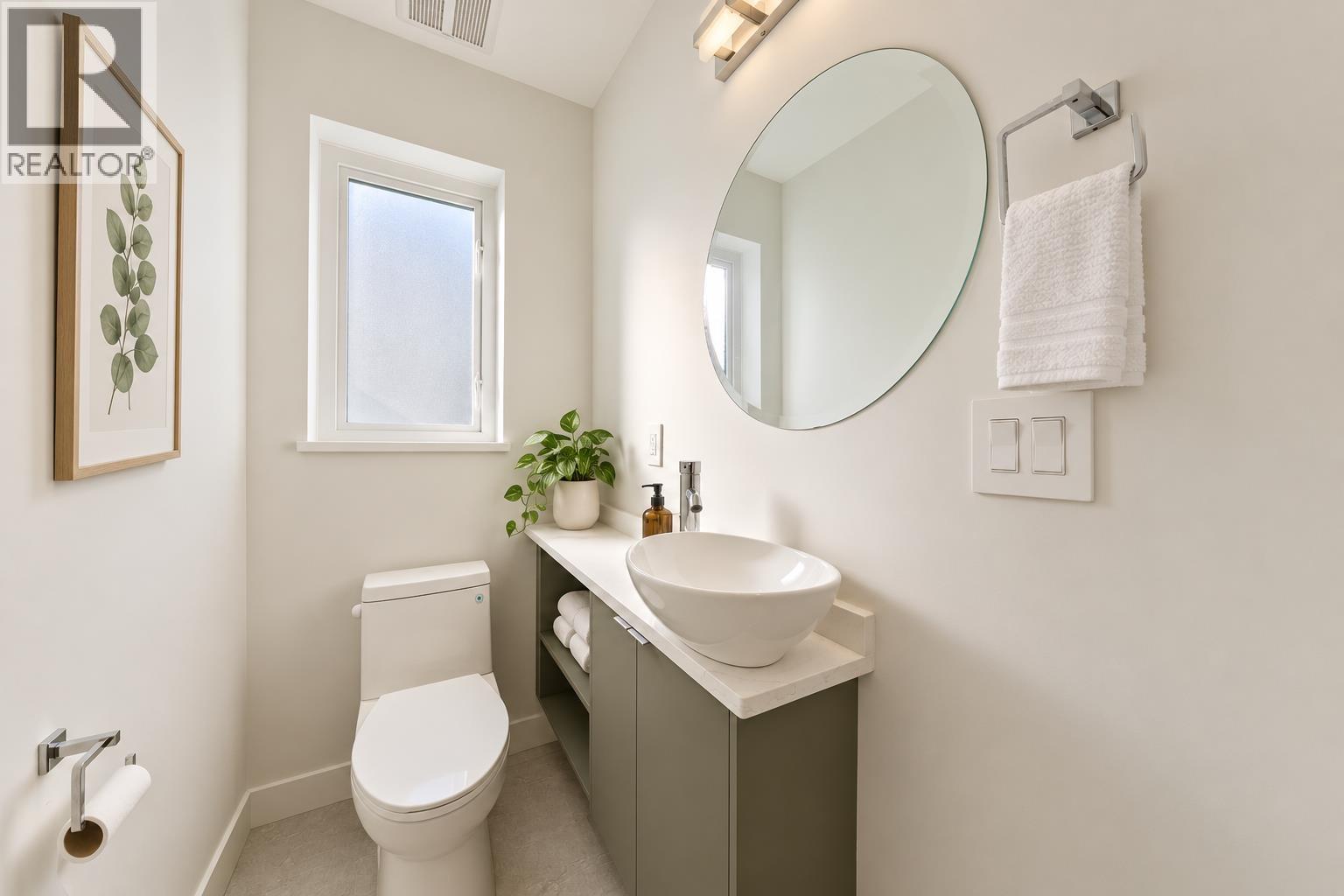 7669 Granville Street Property Photo 18