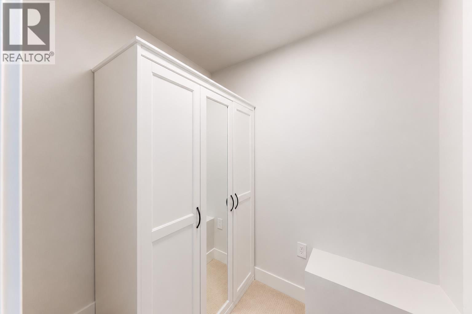 7669 Granville Street Property Photo 22