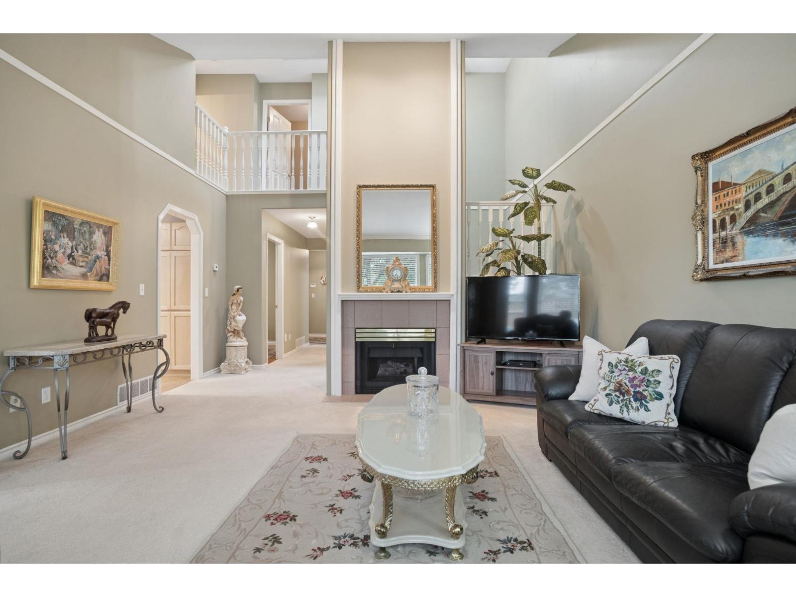 3 8567 164 Street Property Photo 4