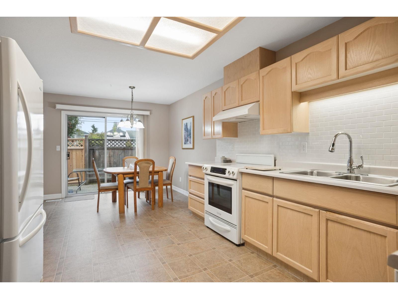 3 8567 164 Street Property Photo 11