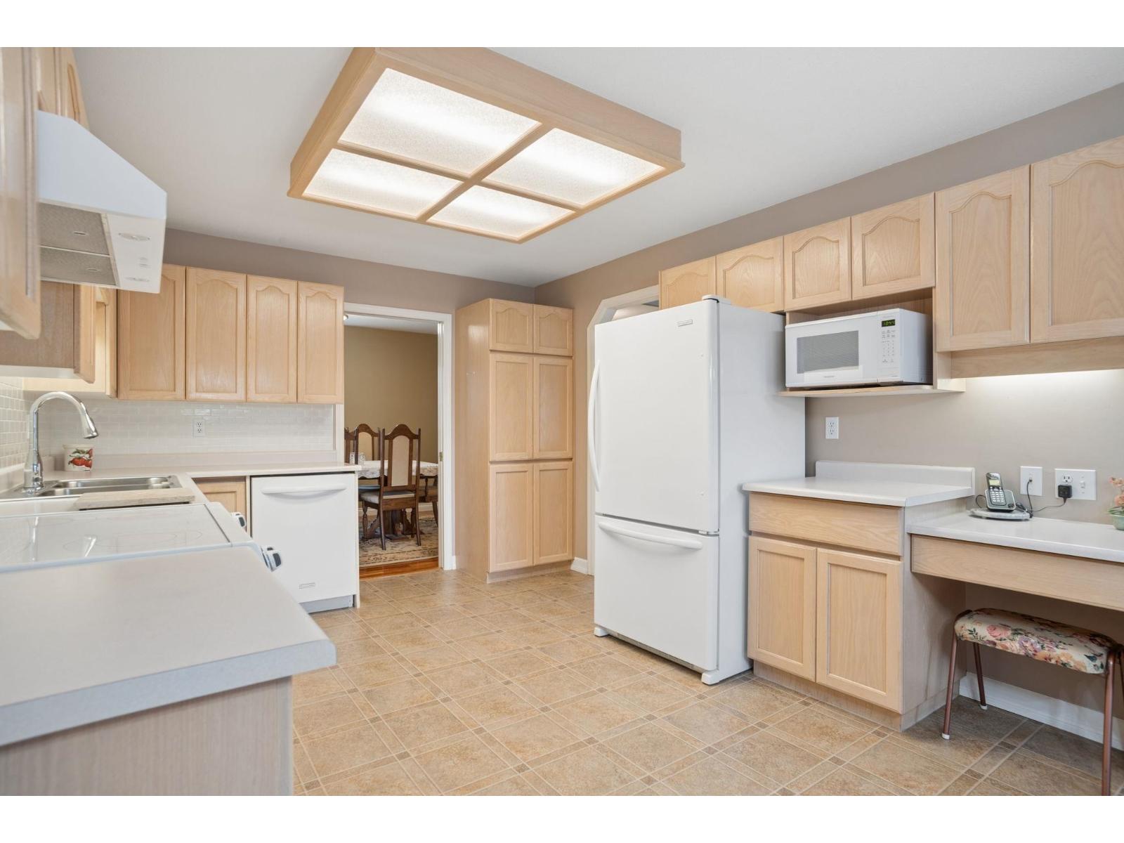 3 8567 164 Street Property Photo 13