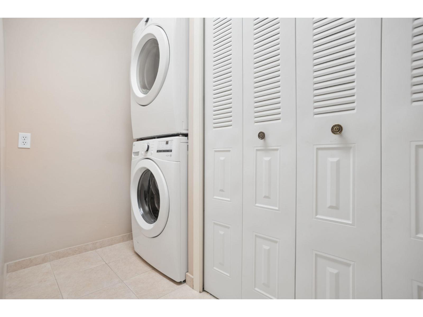 3 8567 164 Street Property Photo 16