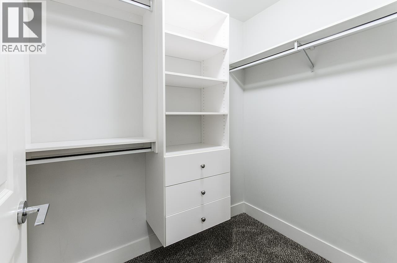 401 2362 Whyte Avenue Property Photo 12