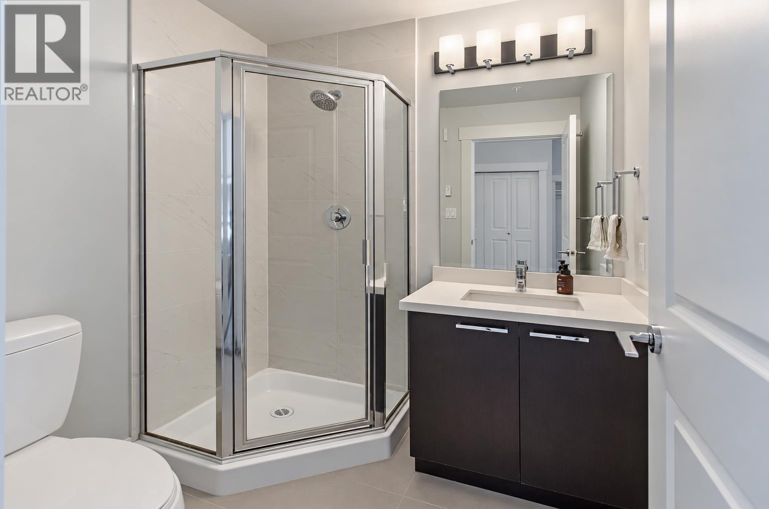 401 2362 Whyte Avenue Property Photo 16