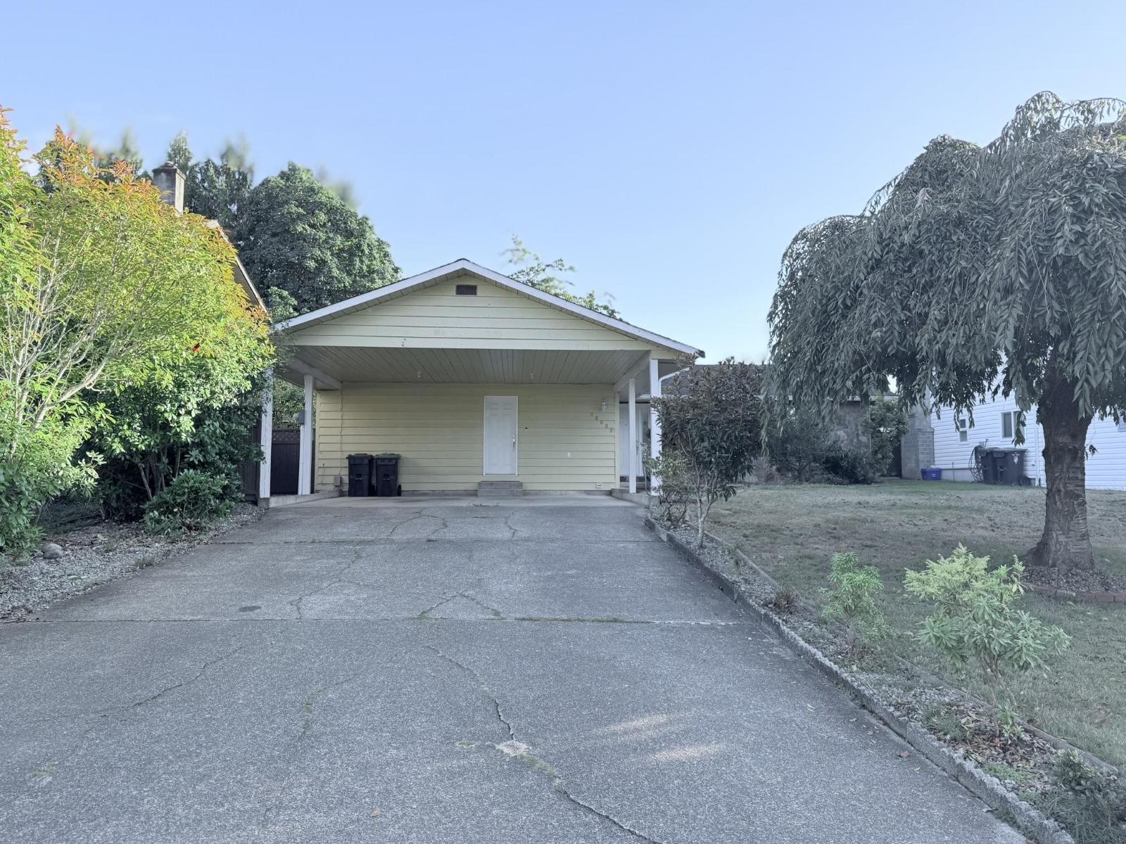 26898 32a Avenue Property Photo 1