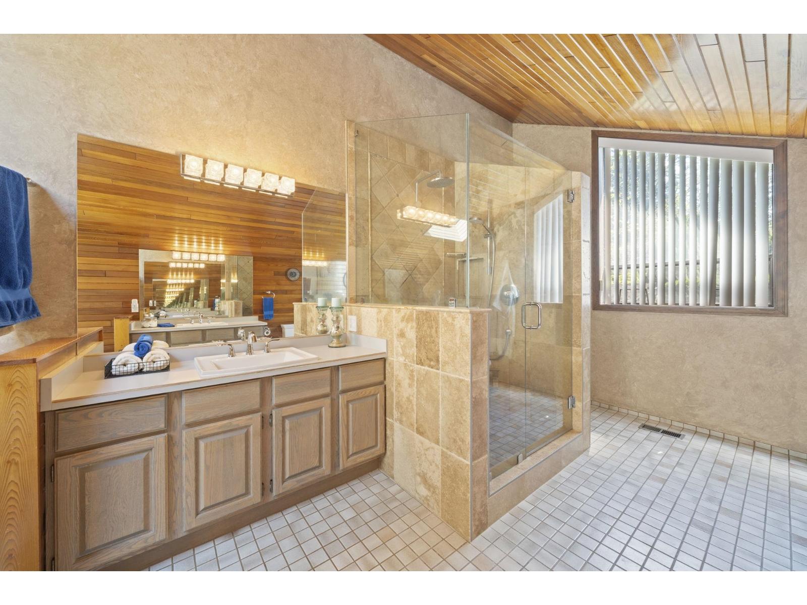 23956 64 Avenue Property Photo 21