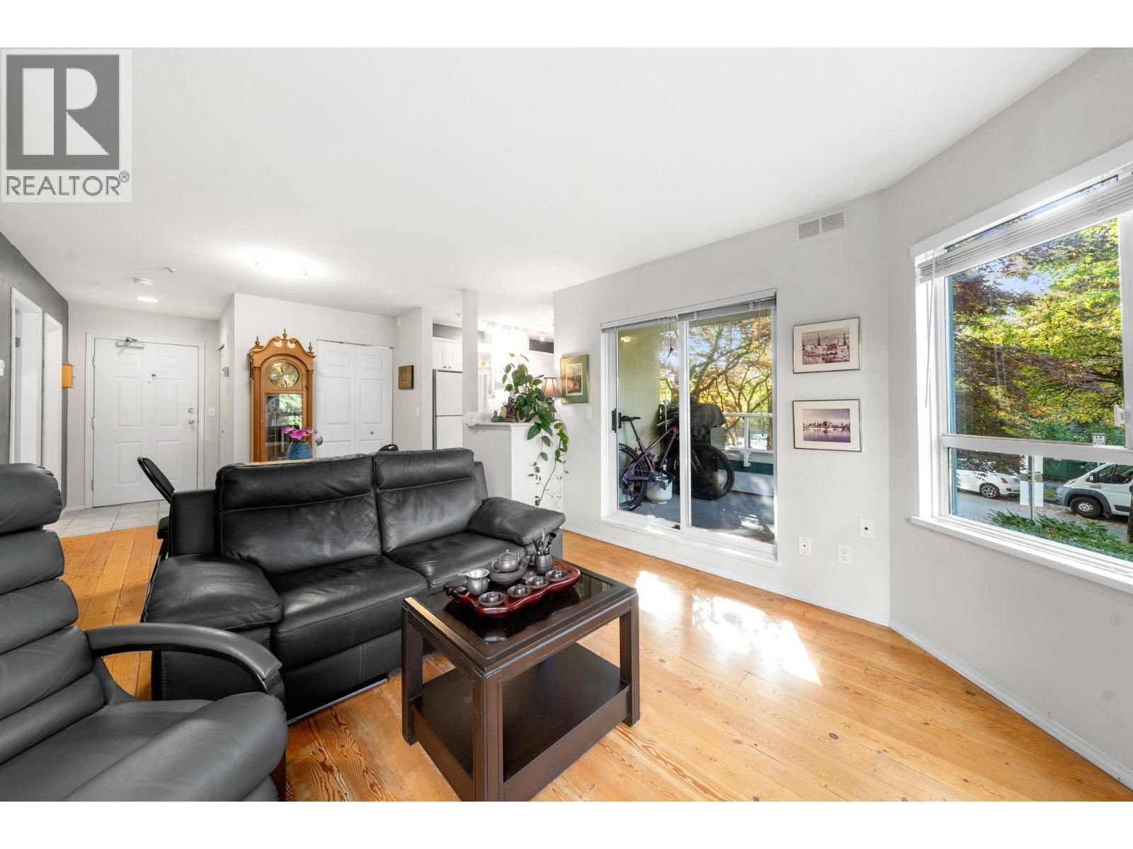 115 128 W 8th Street Property Photo 3