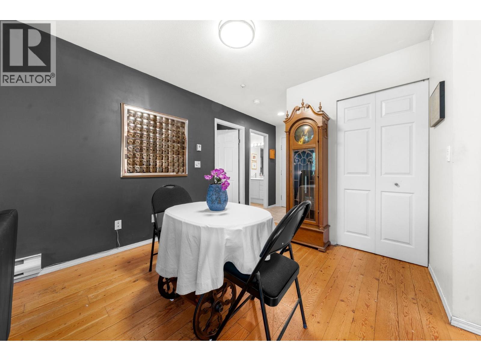 115 128 W 8th Street Property Photo 5