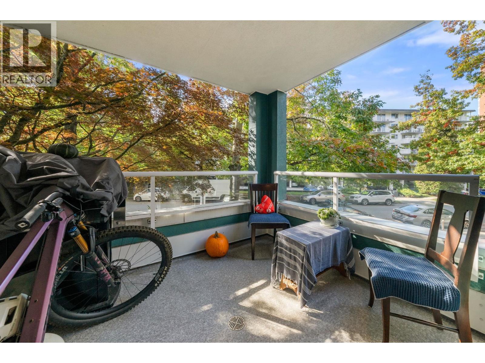 115 128 W 8th Street Property Photo 14
