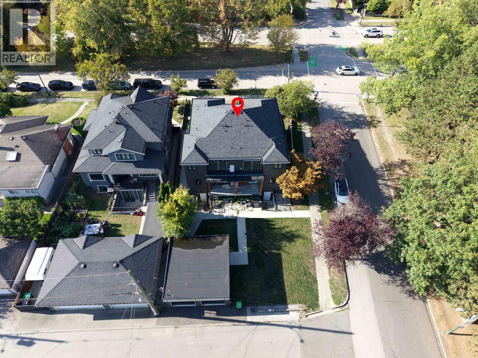 4121 Valley Drive Property Photo 2