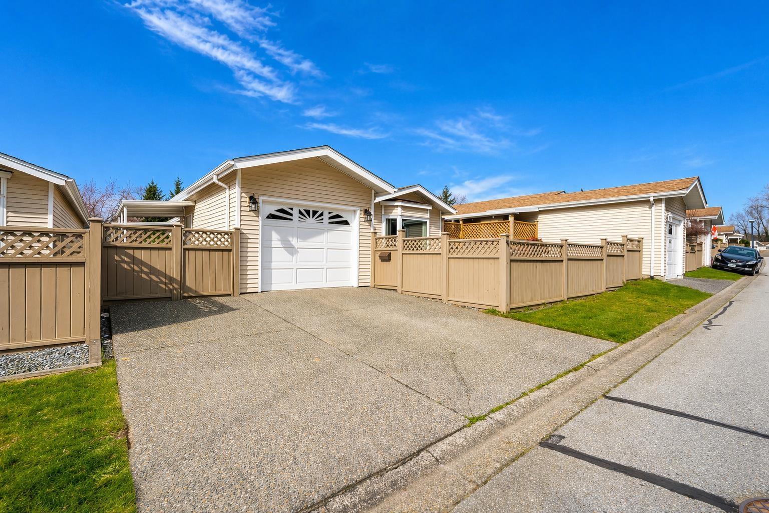 64 1400 164 STREET Property Photo 1