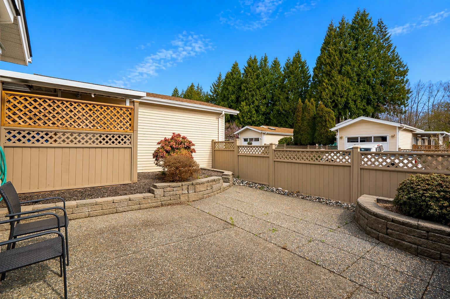 64 1400 164 Street Property Photo 2