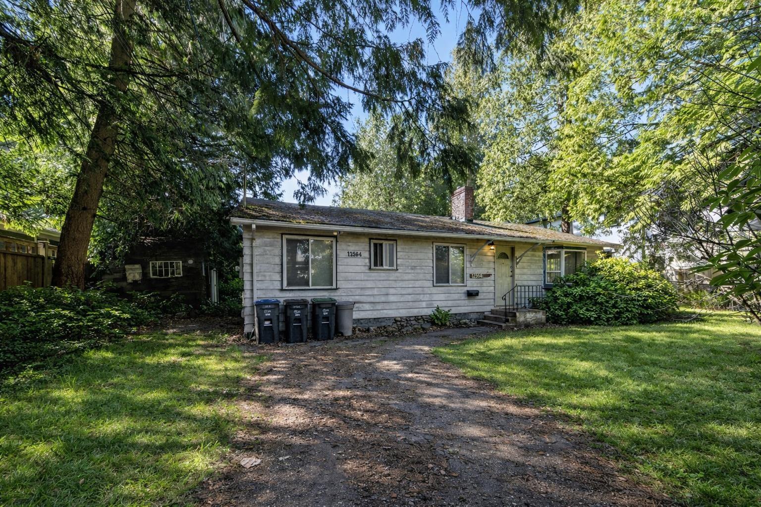 12564 25 Avenue Property Photo 3