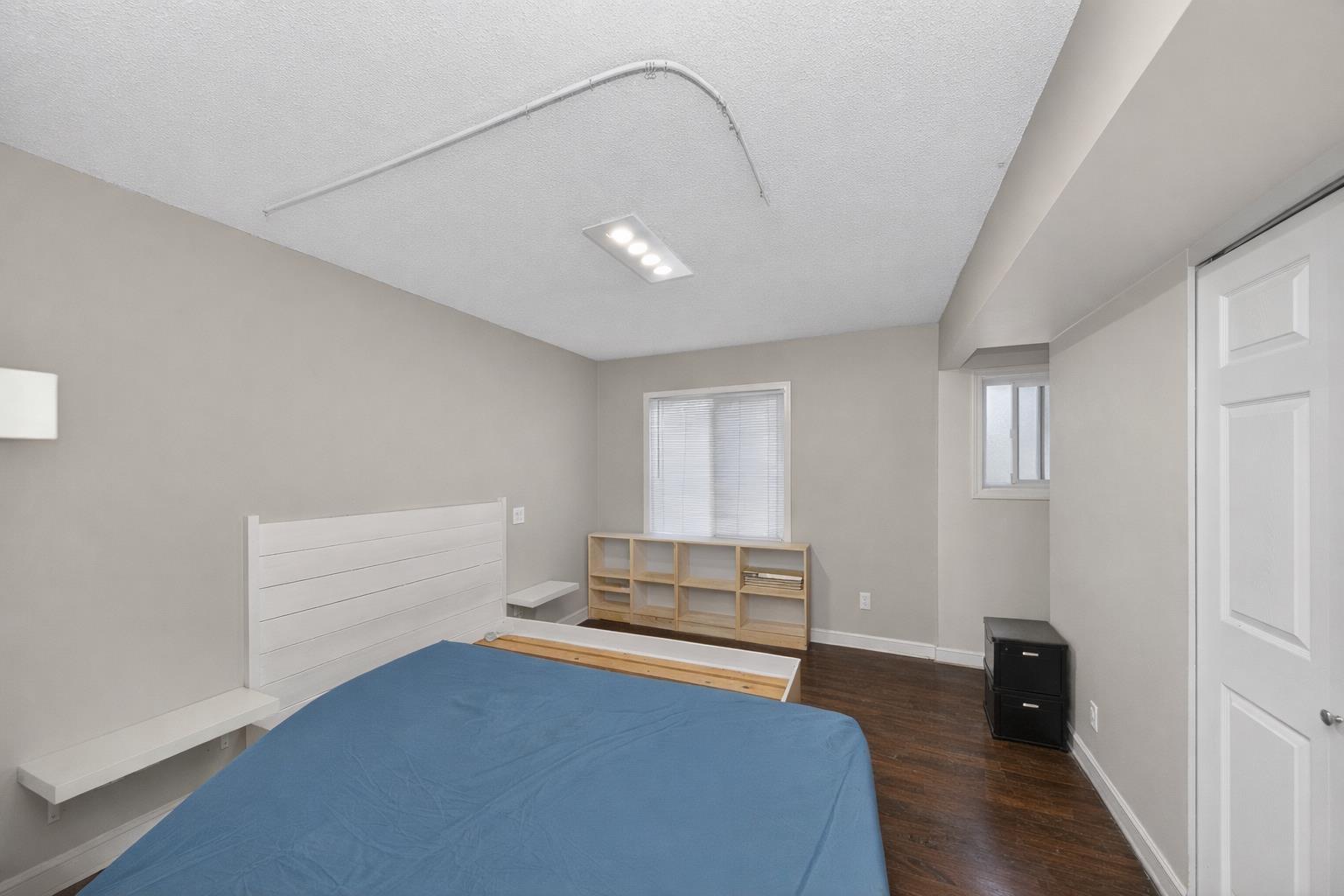 12564 25 Avenue Property Photo 7