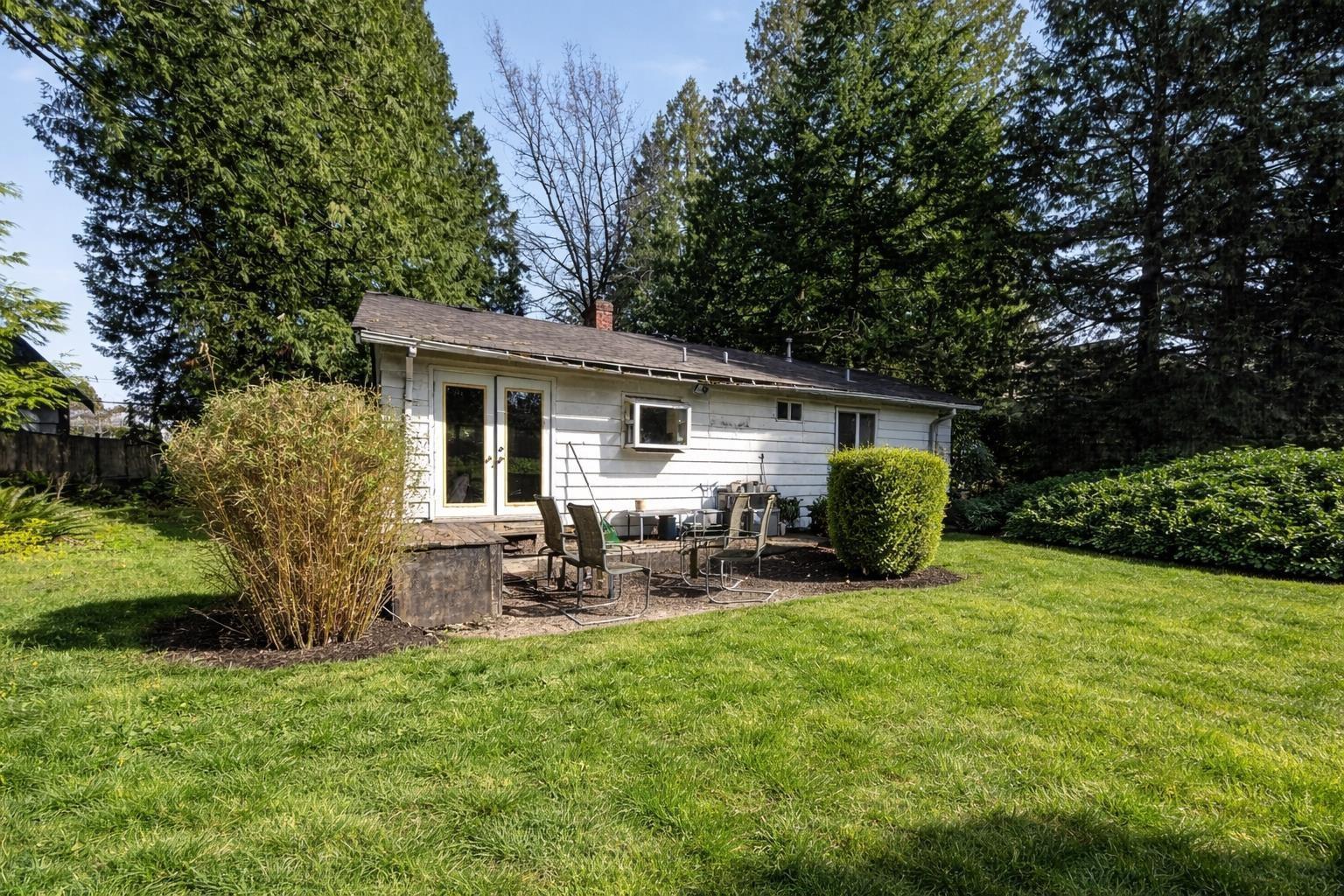 12564 25 Avenue Property Photo 11