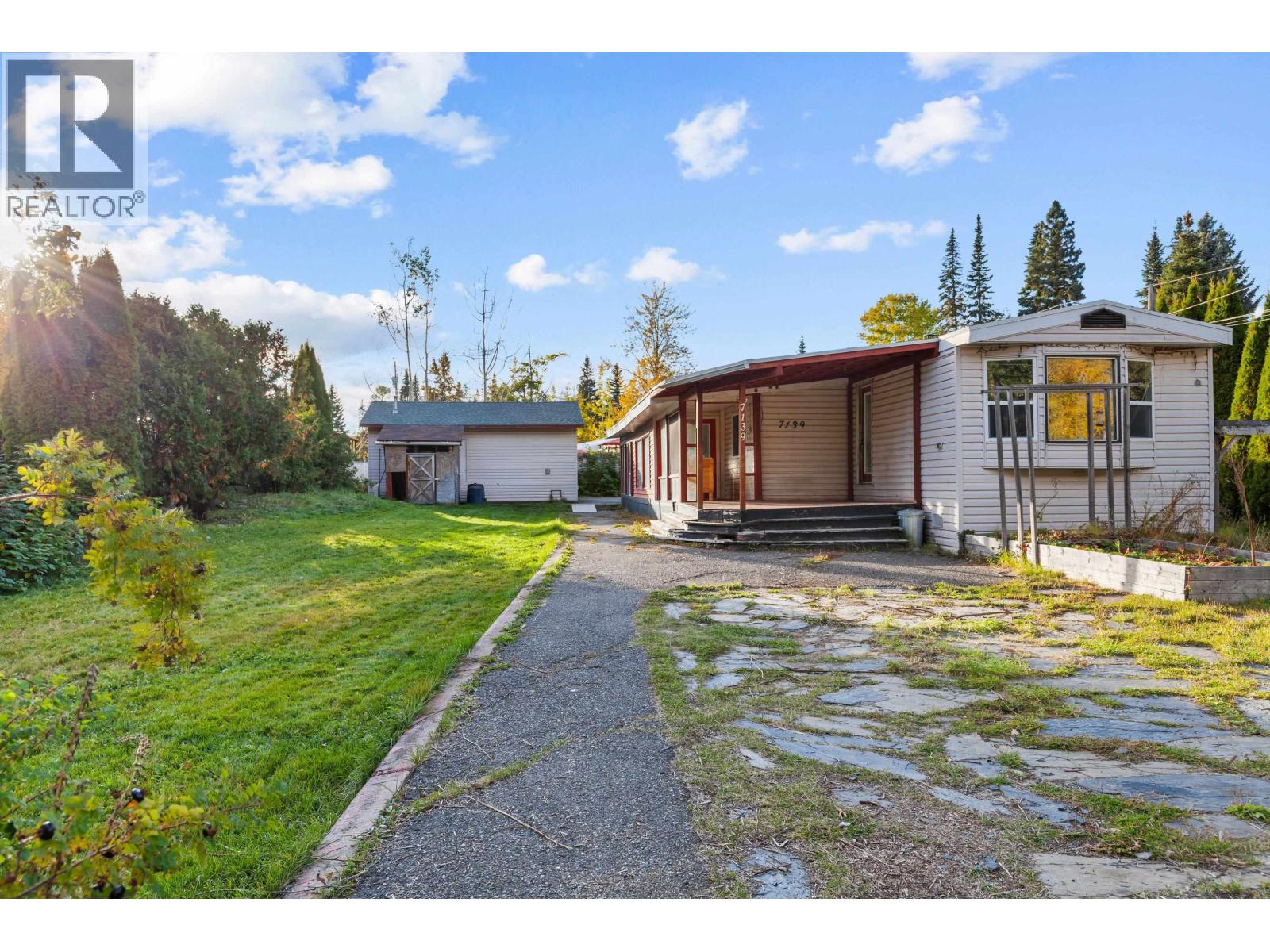 7139 Glenview Drive Property Photo 4