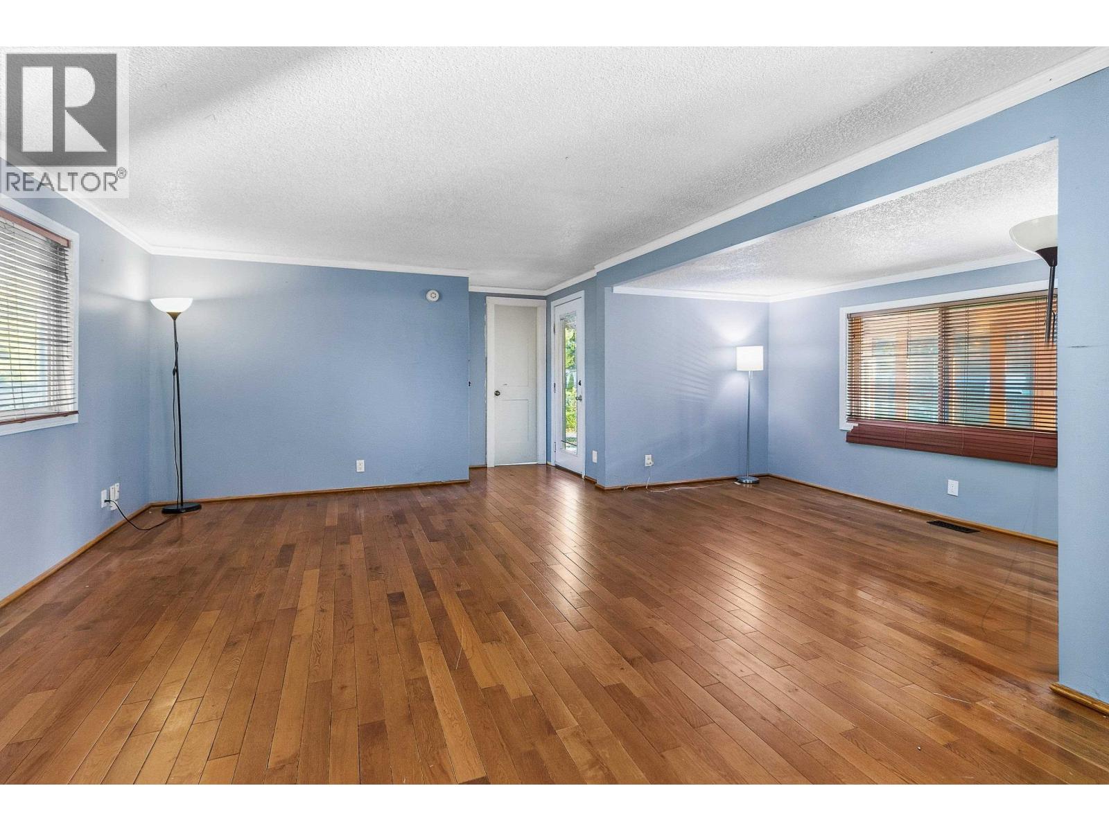 7139 Glenview Drive Property Photo 10