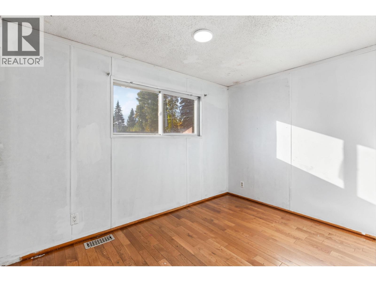 7139 Glenview Drive Property Photo 18