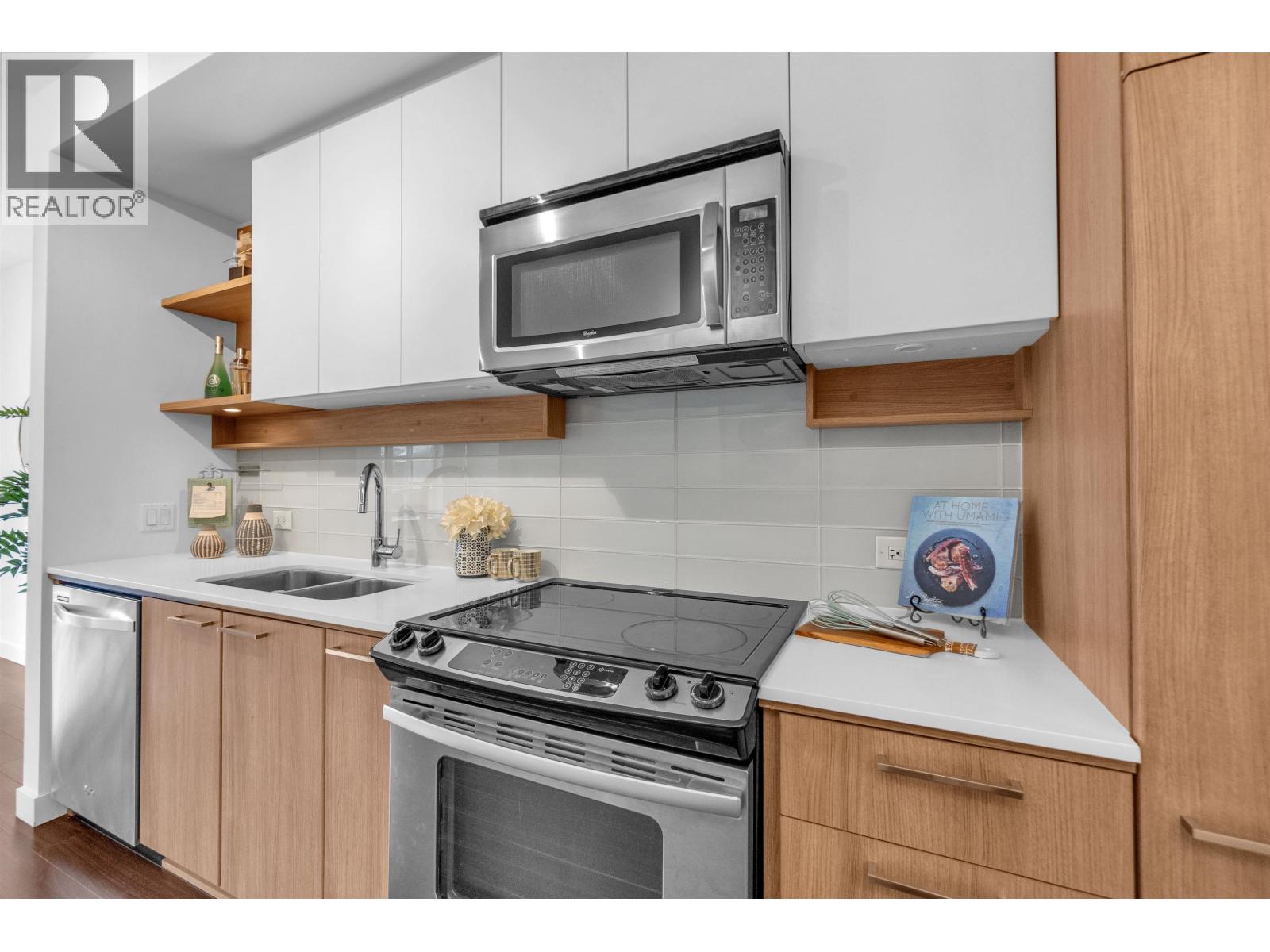 107 608 Como Lake Avenue Property Photo 3