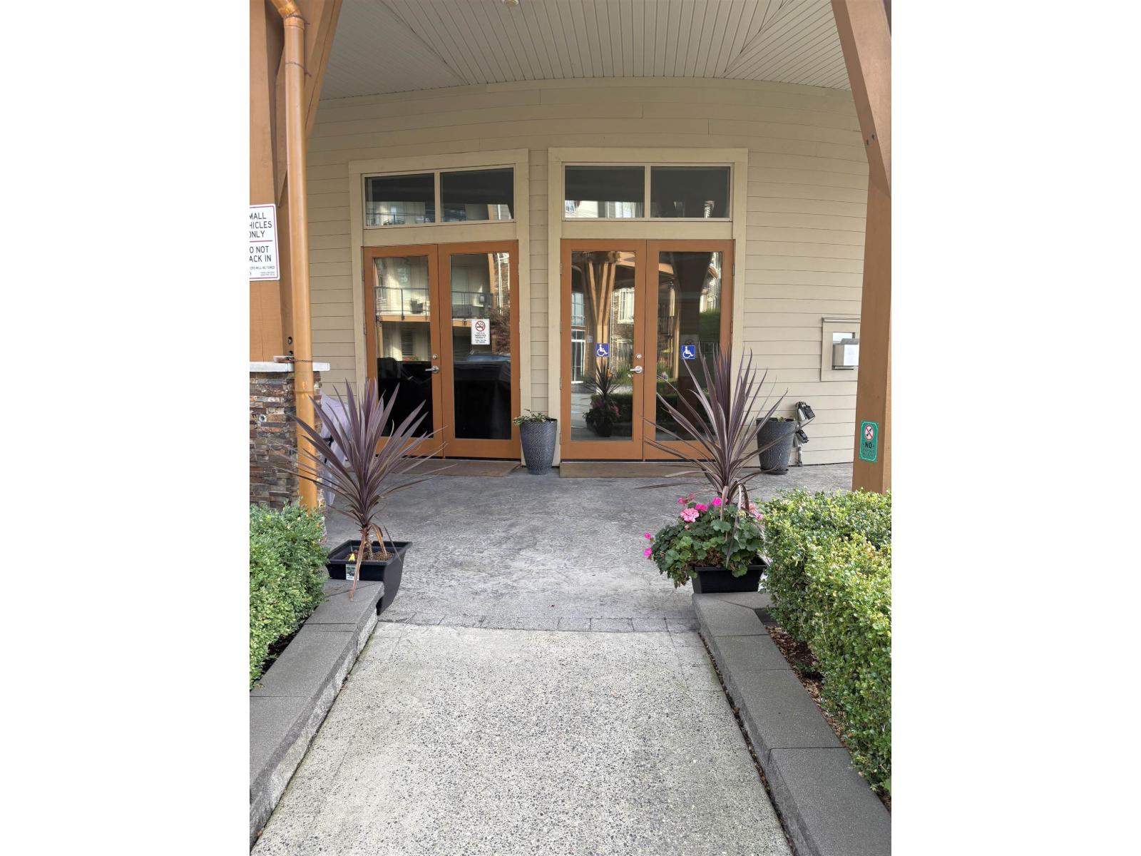 45750 Keith Wilson Road #203 Property Photo 3
