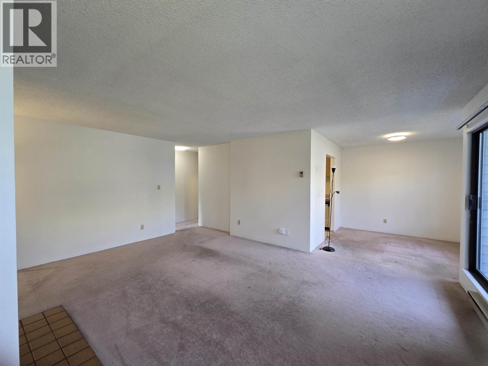 216 8400 Ackroyd Road Property Photo 2