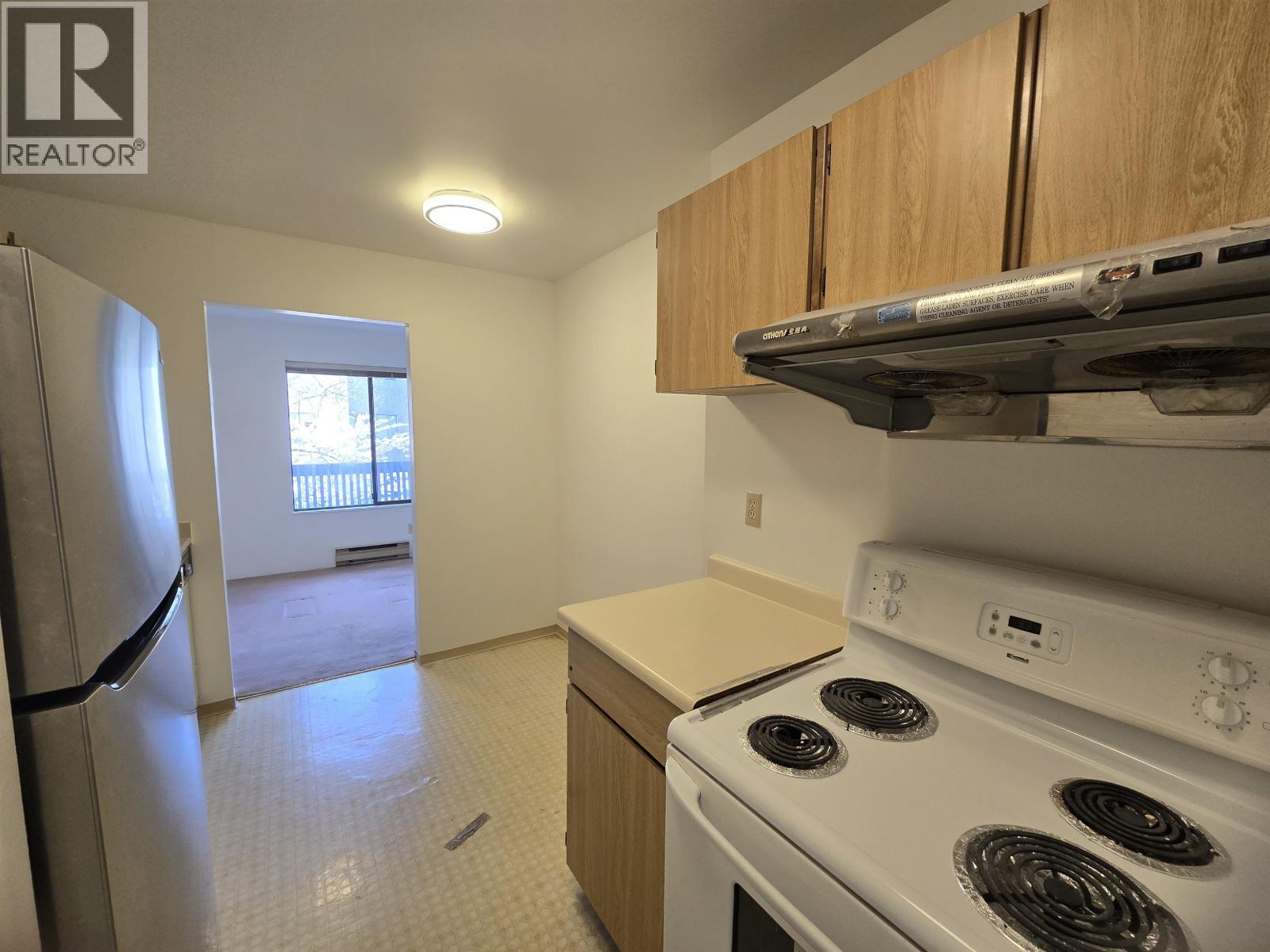216 8400 Ackroyd Road Property Photo 8