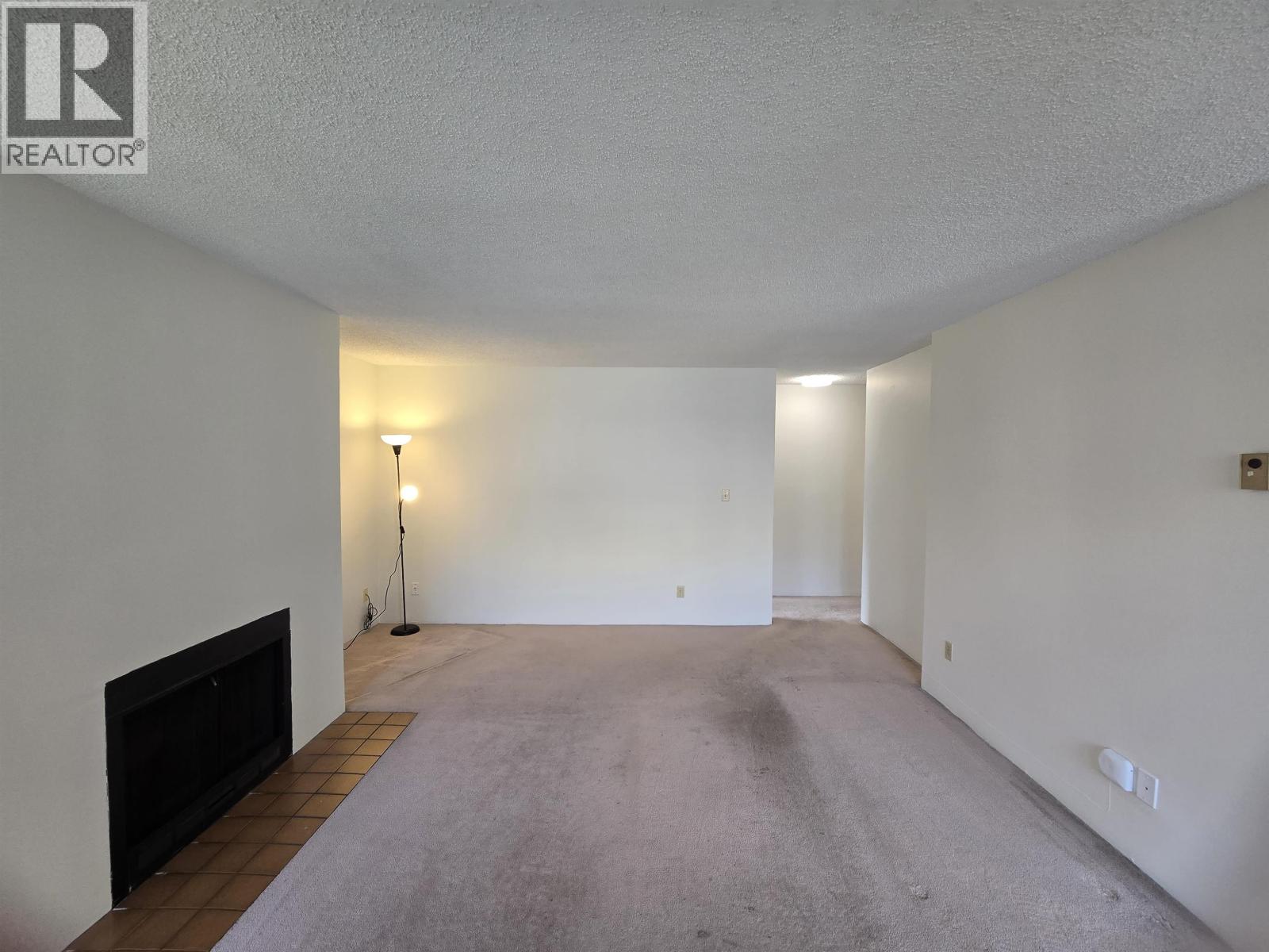216 8400 Ackroyd Road Property Photo 12
