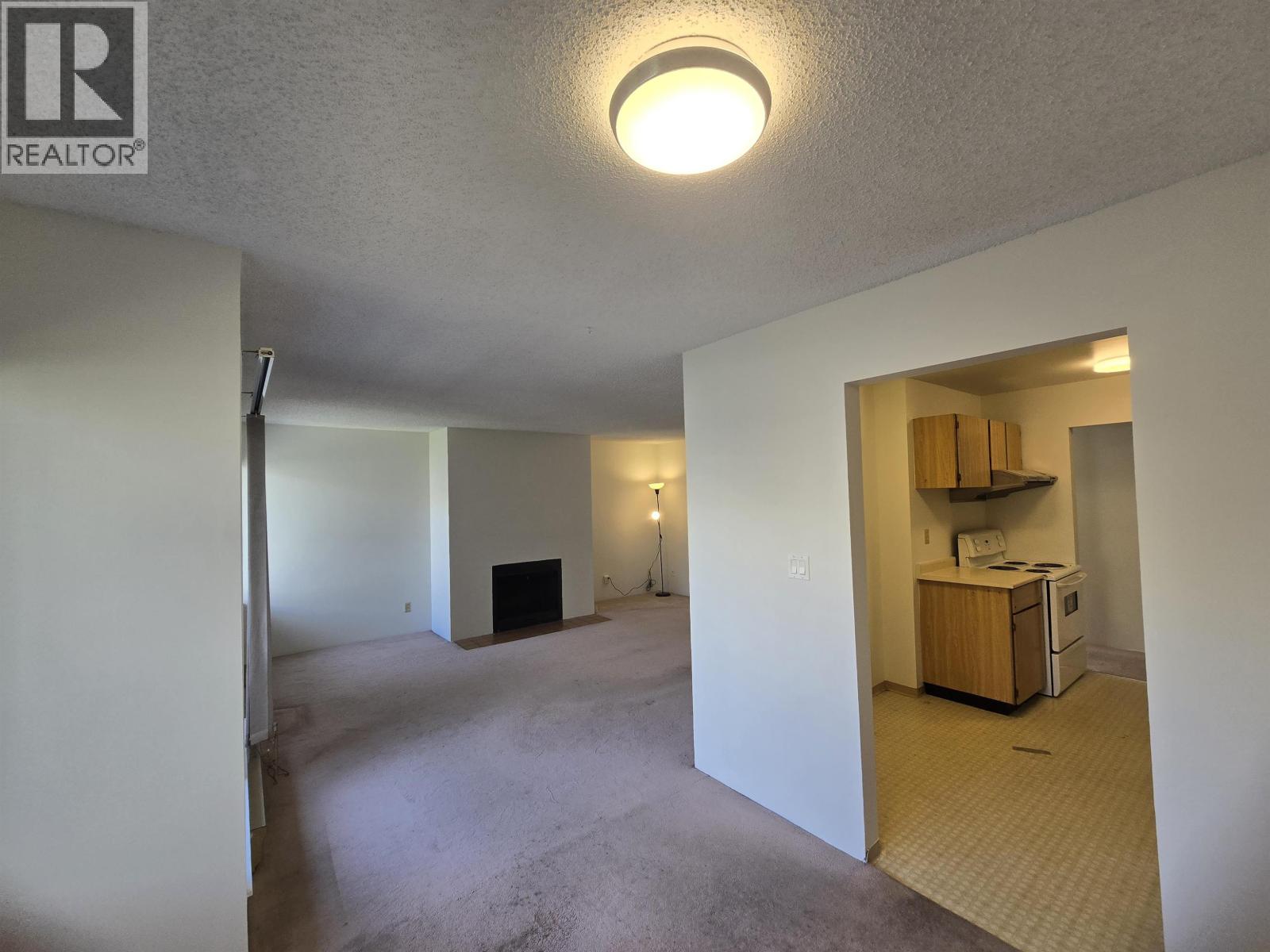 216 8400 Ackroyd Road Property Photo 14