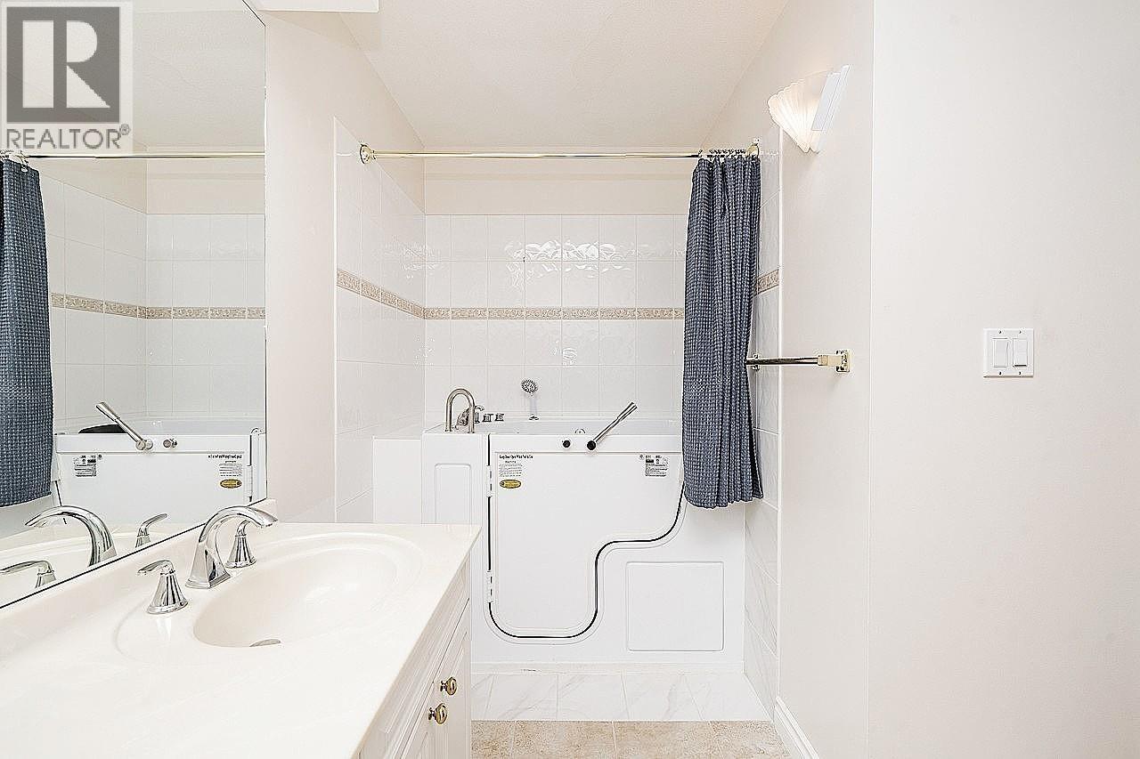 312 3098 Guildford Way Property Photo 14