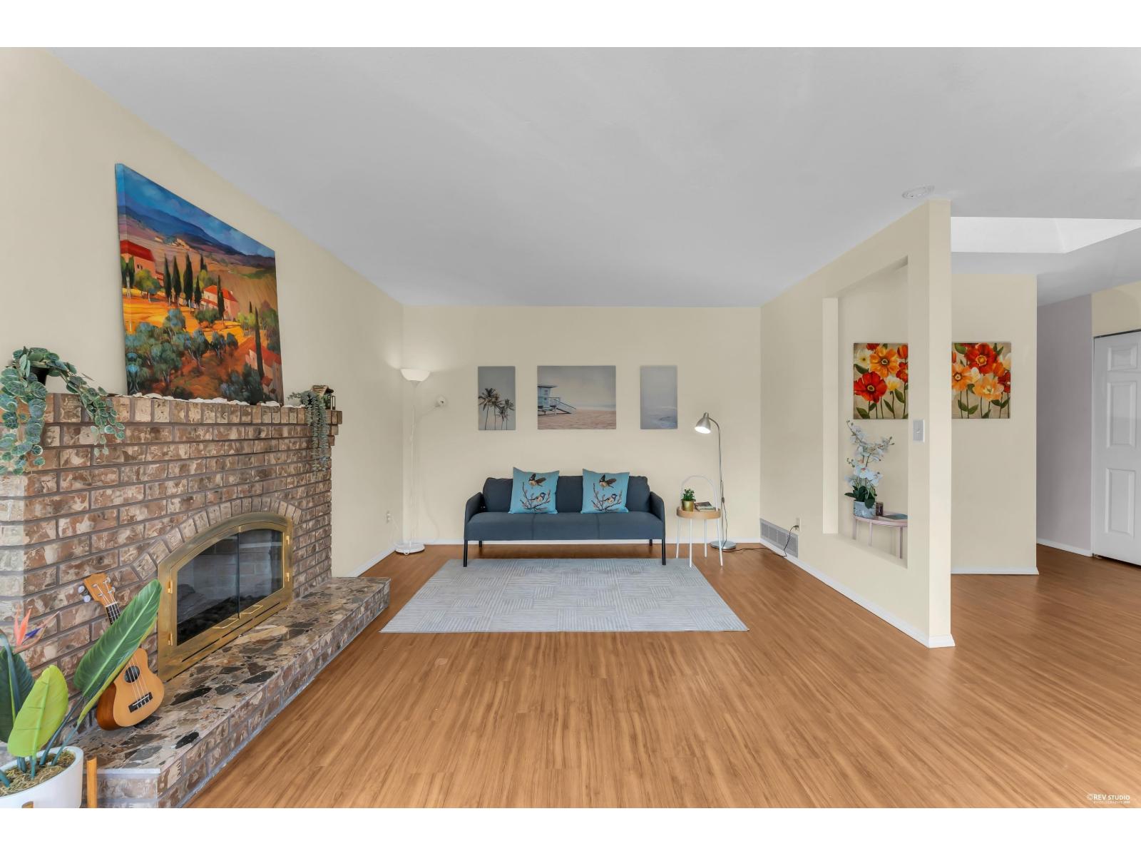 1267 Finlay Street Property Photo 8