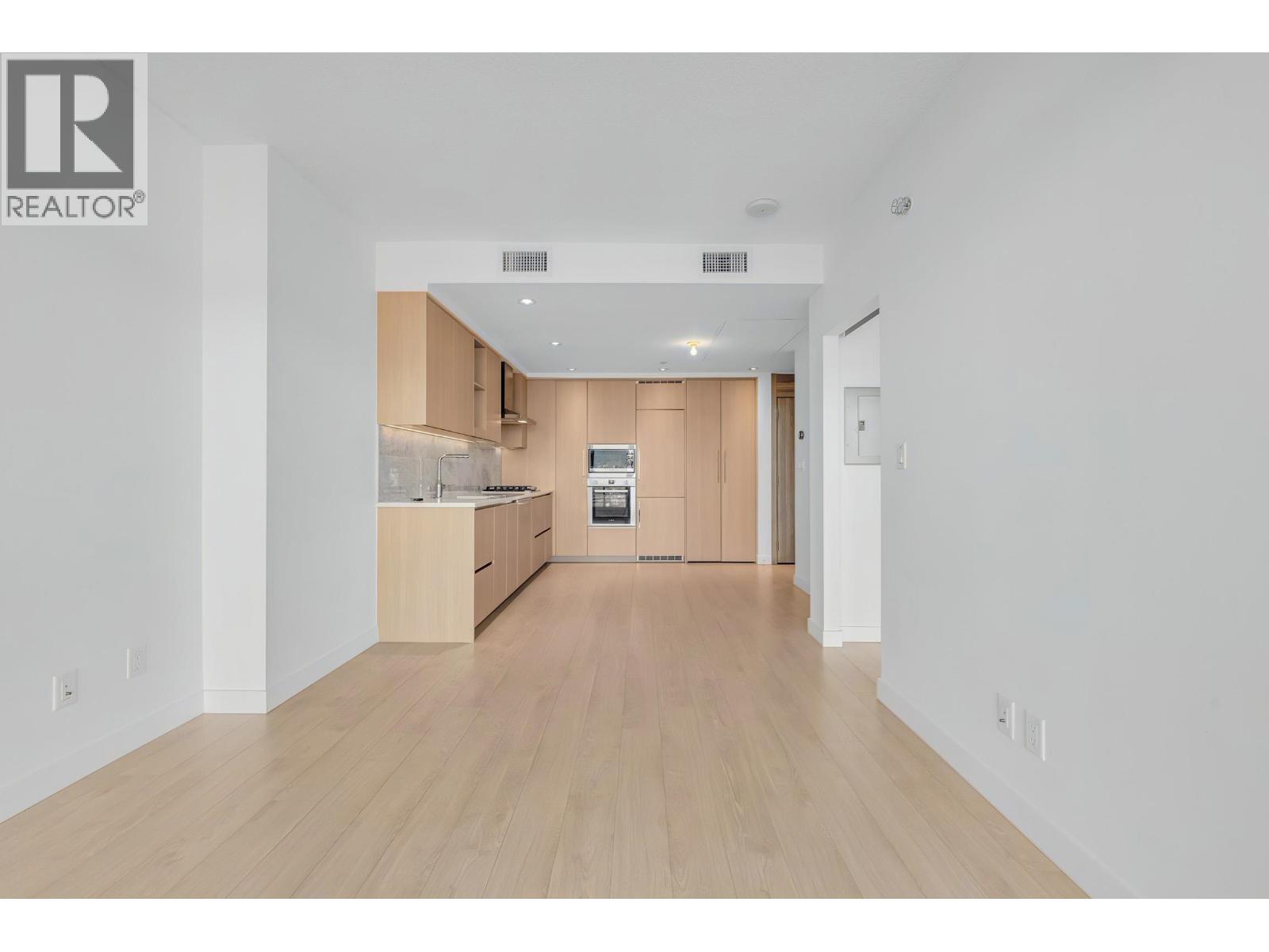 4205 4720 Lougheed Highway Property Photo 8