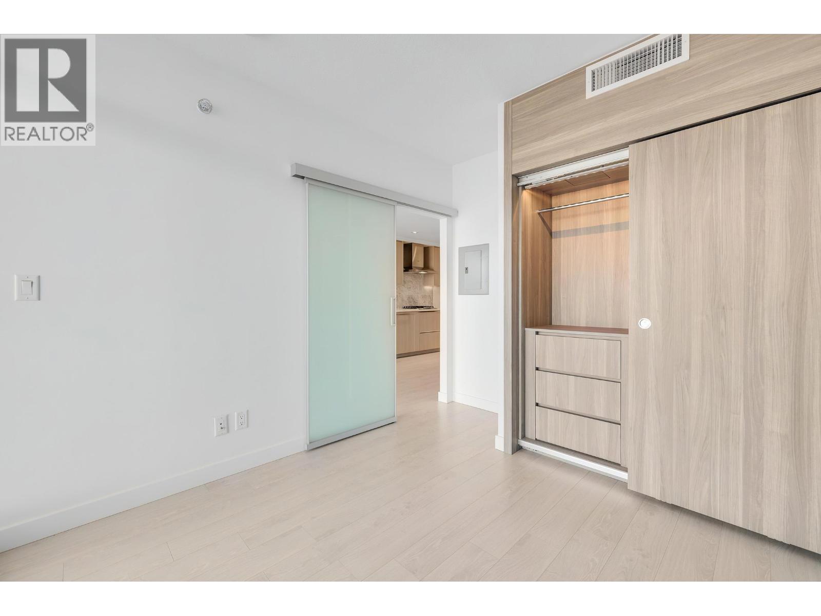 4205 4720 Lougheed Highway Property Photo 16