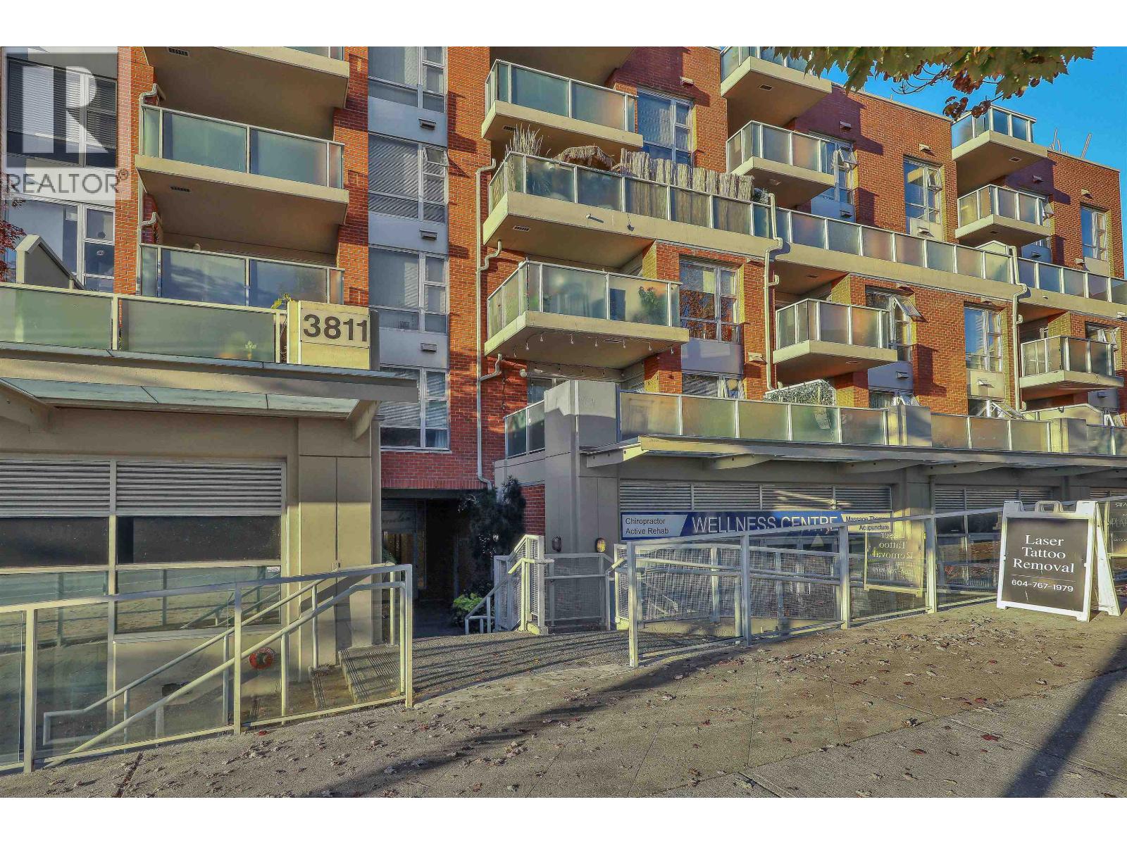 206 3811 Hastings Street Property Photo 3
