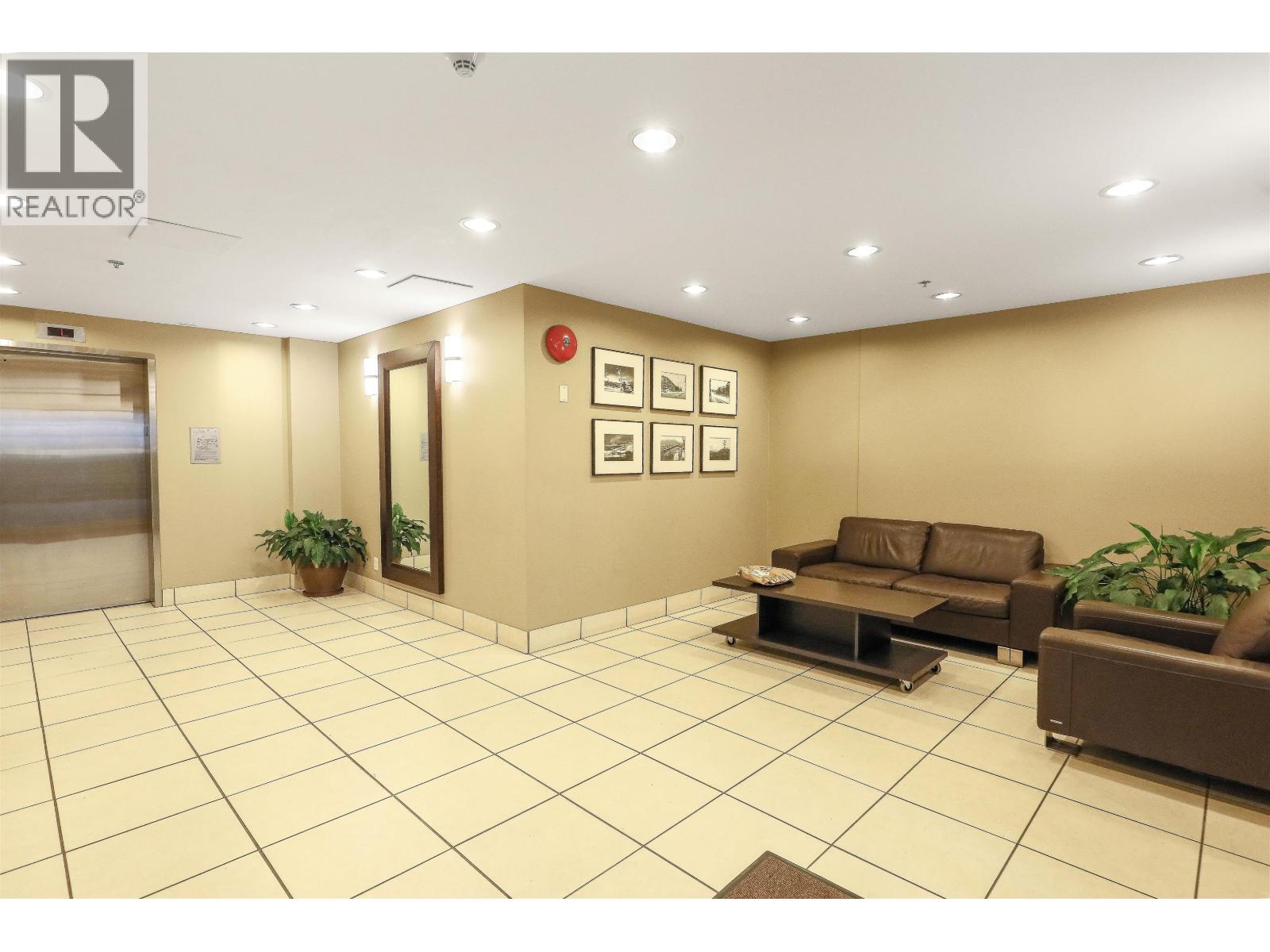 206 3811 Hastings Street Property Photo 5