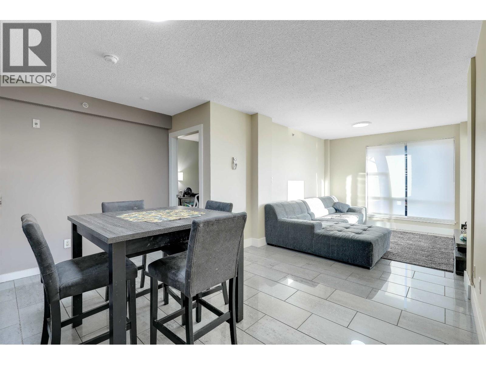 206 3811 Hastings Street Property Photo 6