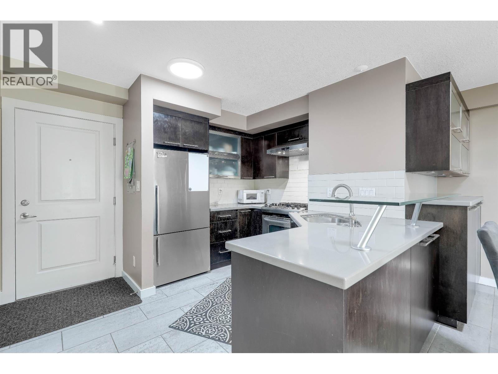 206 3811 Hastings Street Property Photo 8