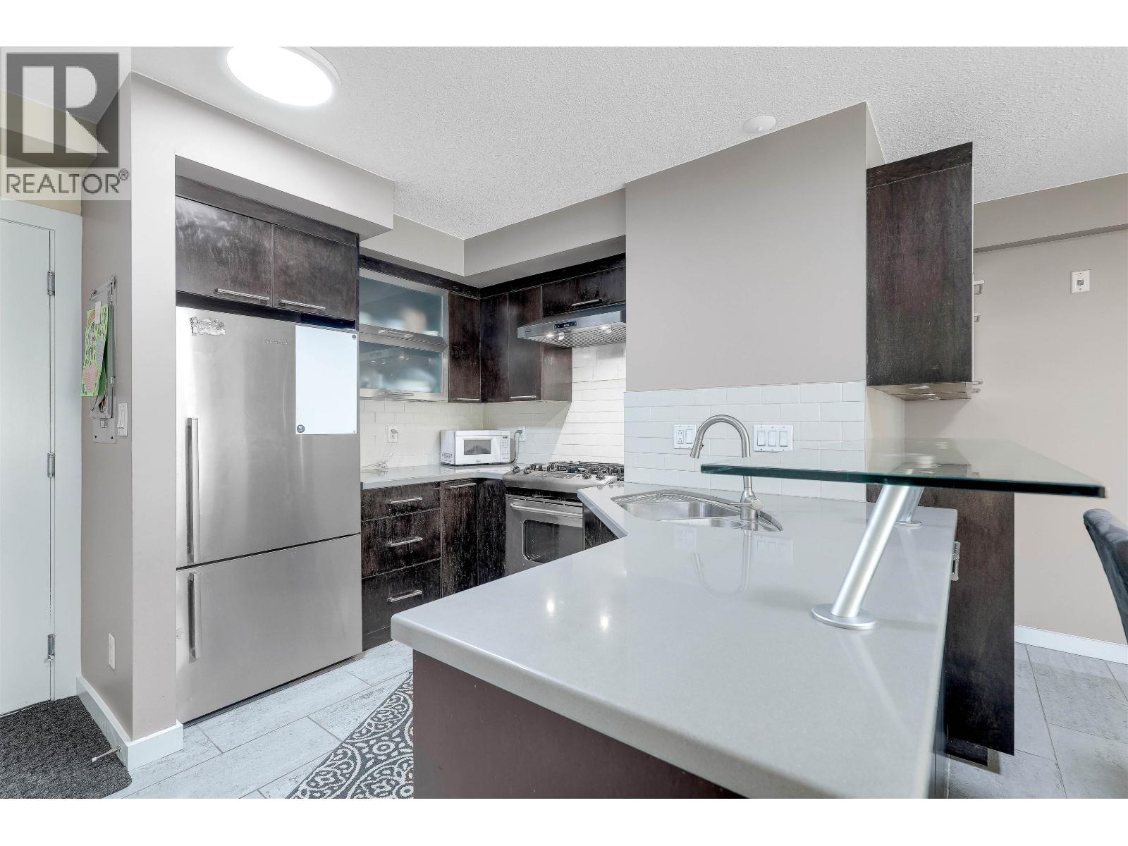 206 3811 Hastings Street Property Photo 11