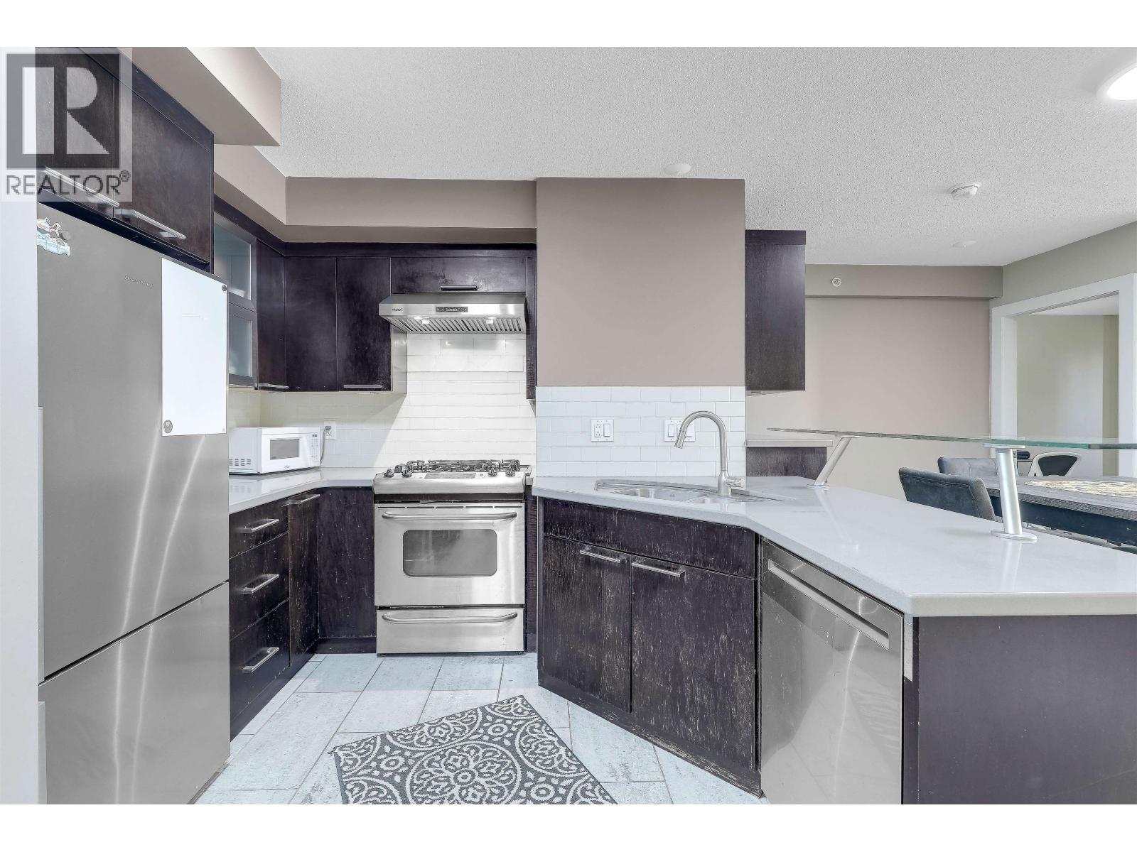 206 3811 Hastings Street Property Photo 12