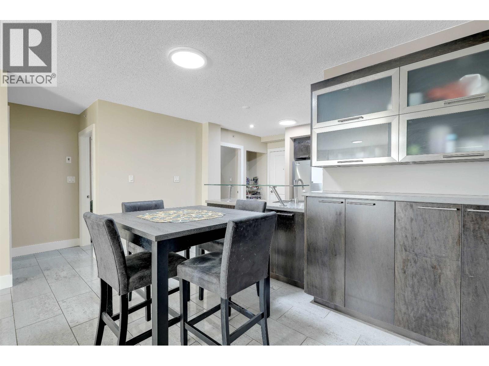 206 3811 Hastings Street Property Photo 14