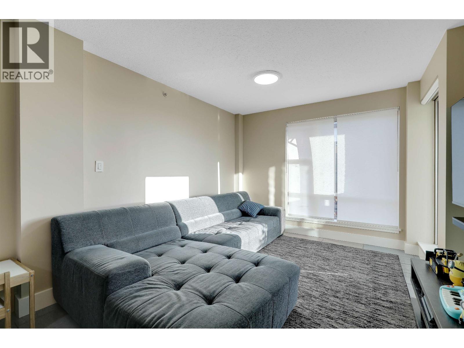 206 3811 Hastings Street Property Photo 17