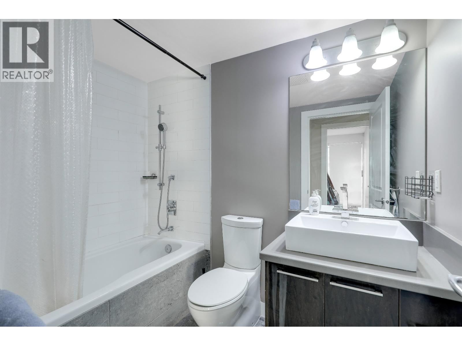 206 3811 Hastings Street Property Photo 19